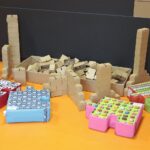 05.02.2022. Kielce. Tekturowe Miasteczko w Muzeum Zabawek i Zabawy / Wiktor Taszłow / Radio Kielce