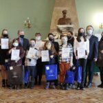 07.02.2022. Kielce. Wręczenie nagród laureatom konkursu plastycznego "Zimowy czas - bezpieczny czas” / Wiktor Taszłow / Radio Kielce