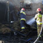 14.02.2022. Łączna. Pożar budynku mieszkalno-gospodarczego / Wiktor Taszłow / Radio Kielce