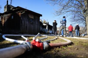 14.02.2022. Łączna. Pożar budynku mieszkalno-gospodarczego / Wiktor Taszłow / Radio Kielce