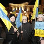 24.02.2022. Kielce. Manifestacja poparcia dla Ukrainy / Wiktor Taszłow / Radio Kielce