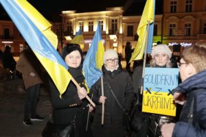 24.02.2022. Kielce. Manifestacja poparcia dla Ukrainy / Wiktor Taszłow / Radio Kielce