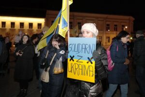 24.02.2022. Kielce. Manifestacja poparcia dla Ukrainy / Wiktor Taszłow / Radio Kielce