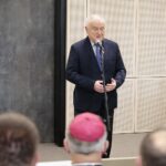 25.02.2022. Kielce. Otwarcie nowego budynku Wydziału Prawa i Nauk Społecznych UJK. Na zdjęciu: prof. Jerzy Jaskiernia - dziekan Wydziału Prawa, Administracji i Zarządzania Uniwersytetu Jana Kochanowskiego / Wiktor Taszłow / Radio Kielce