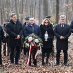 26.02.2022. Zgórsko. Marsz Pamięci Żołnierzy Niezłomnych. Na zdjęciu (od lewej): Marcin Piętak - prezes ROT, Jarosław Karyś - przewodniczący Rady Miasta Kielce, Rafał Nowak - wicewojewoda świętokrzyski, Agata Wojtyszek - poseł PiS, Krzysztof Słoń - senator PiS, Sebastian Nowaczkiewicz - wójt gminy Nowiny / Wiktor Taszłow / Radio Kielce