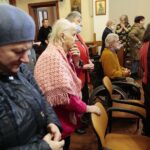 27.02.2022. Piekoszów. Dom dla Niepełnosprawnych. Msza święta o pokój oraz szybkie zakończenie wojny / Wiktor Taszłow / Radio Kielce