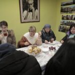 27.02.2022. Piekoszów. Poczęstunek i pokoje dla uchodźców z Ukrainy / Wiktor Taszłow / Radio Kielce