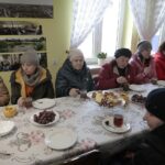 27.02.2022. Piekoszów. Poczęstunek i pokoje dla uchodźców z Ukrainy / Wiktor Taszłow / Radio Kielce