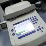 28.02.2022. Podzamcze. Otwarcie laboratorium o podwyższonej klasie zabezpieczenia biologicznego w RCNT / Wiktor Taszłow / Radio Kielce