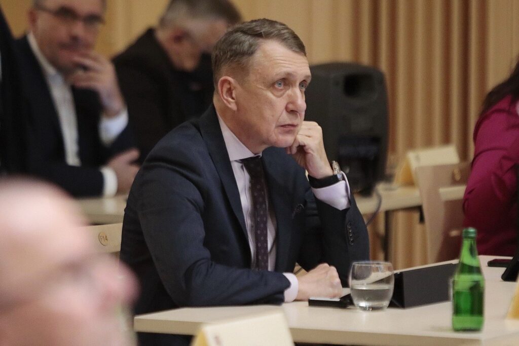 Andrzej Bętkowski w sprawie teatru: Rozwiązanie akceptowalne to rozstrzygnięcie komisji konkursowej - Radio Kielce Jan Maćkowiak: Działacze PiS robią medialny teatr, aby przykryć własne problemy