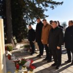 14.02.2022. Końskie. Uroczystości 80. rocznica powstania Armii Krajowej. Na zdjęciu (od lewej): Jarosław Staciwa - członek zarządu powiatu koneckiego, Jacek Werens - dyrektor PUP, Grzegorz Piec - starosta konecki i Wiesław Skowron - wicestarosta konecki / Magdalena Galas-Klusek / Radio Kielce