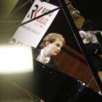 12.02.2022 Kielce. Koncert  w Zespole Państwowych Szkół Muzycznych im. Ludomira Różyckiego.  Lwowska Orkiestra Kameralna "Akademia" pod dyrekcją Igora Pylatyuka. Za fortepianem Piotr Pawlak / Jarosław Kubalski / Radio Kielce