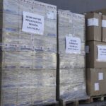 24.02.2022 Kielce. Przekazanie środków ochrony indywidualnej dla świętokrzyskich szpital / Jarosław Kubalski / Radio Kielce