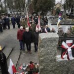 10.02.2022 Kielce. 82. rocznica pierwszej masowej wywózki Polaków na Sybir. Uroczystość przed Pomnikiem Sybiraków na cmentarzu Starym / Jarosław Kubalski / Radio Kielce