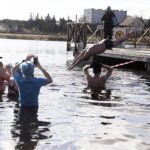 12.02.2022. Morawica. Zalew. Morsowanie / Jarosław Kubalski / Radio Kielce