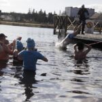 12.02.2022. Morawica. Zalew. Morsowanie / Jarosław Kubalski / Radio Kielce