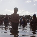 12.02.2022. Morawica. Zalew. Morsowanie / Jarosław Kubalski / Radio Kielce