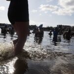 12.02.2022. Morawica. Zalew. Morsowanie / Jarosław Kubalski / Radio Kielce