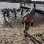 12.02.2022. Morawica. Zalew. Morsowanie / Jarosław Kubalski / Radio Kielce