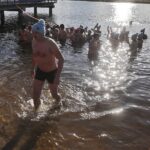 12.02.2022. Morawica. Zalew. Morsowanie / Jarosław Kubalski / Radio Kielce