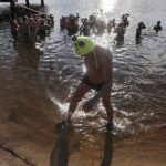 12.02.2022. Morawica. Zalew. Morsowanie / Jarosław Kubalski / Radio Kielce