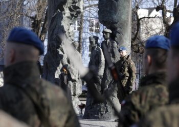 14.02.2022 Kielce. 80 rocznica przemianowania ZWZ w AK. Uroczystości pod pomnikiem AK na skwerze Żeromskiego / Jarosław Kubalski / Radio Kielce