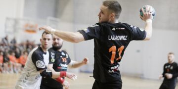 Lider z Piekar Śląskich sprawdzi Ostrowieckich Wojowników