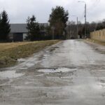 20.02.2022 Wola Kopcowa. Ulica Letniskowa / Jarosław Kubalski / Radio Kielce