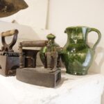 21.02.2022 Kielce. Dworek Laszczyków. Wystawa "Obraz codzienności, codzienność w obrazie. Fragmenty z życia na wsi w sztuce ludowej" / Jarosław Kubalski / Radio Kielce