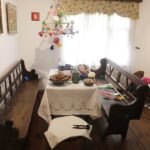 21.02.2022 Kielce. Dworek Laszczyków. Wystawa "Obraz codzienności, codzienność w obrazie. Fragmenty z życia na wsi w sztuce ludowej" / Jarosław Kubalski / Radio Kielce