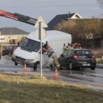 21.02.2022. Kielce. Domaszowice. Kolizja z udziałem trzech samochodów / Jarosław Kubalski / Radio Kielce