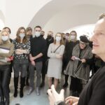 25.02.2022 Kielce. Instytut Dizajnu. Wystawa prac projektanta Oskara Zięty / Jarosław Kubalski / Radio Kielce