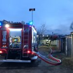 20.02.2022. Końskie. Pożar samochodów / Komenda Powiatowa Państwowej Straży Pożarnej w Końskich