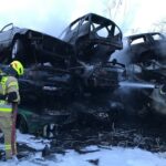 20.02.2022. Końskie. Pożar samochodów / Komenda Powiatowa Państwowej Straży Pożarnej w Końskich