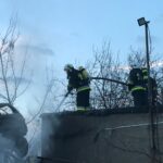 20.02.2022. Końskie. Pożar samochodów / Komenda Powiatowa Państwowej Straży Pożarnej w Końskich