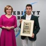 70. Plebiscyt Sportowy - Świętokrzyskie Gwiazdy Sportu 2021. Na zdjęciu (od lewej): Anna Krupka - wiceminister sportu, Maksym Chudzicki - tenis stołowy, Niepełnosprawny Sportowiec Roku / Echo Dnia