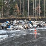 14.02.2022. Suchedniów. Spalona naczepa samochodu ciężarowego / Wiktor Taszłow / Radio Kielce