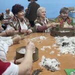 19.02.2022. Nietulisko Duże. Darcie pierza w wykonaniu KGW Kalina / Emilia Sitarska / Radio Kielce