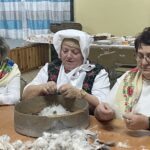 19.02.2022. Nietulisko Duże. Darcie pierza w wykonaniu KGW Kalina / Emilia Sitarska / Radio Kielce