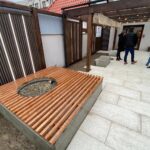 22.02.2022. Opatów. Patio na tyłach budynku Podziemnej Trasy Turystycznej po remoncie / Tomasz Staniek