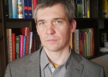 Jan Gołębiowski to psycholog kryminalny, biegły sądowy, wykładowca psychologii kryminalnej na Uniwersytecie SWPS, autor pierwszej w Polsce monografii na temat profilowania kryminalnego. Profilowaniem zajmuje się od 18 lat / archiwum prywatne