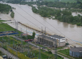 Maj 2010. Połaniec.  Elektrownia. Powódź. / Elektrownia Połaniec