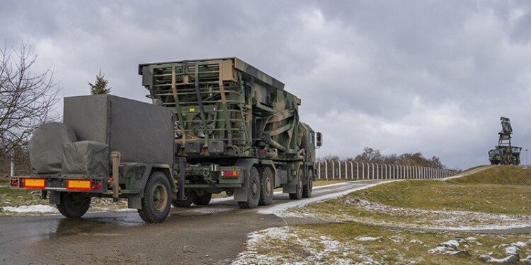 Sandomierz. Nowoczesny radar NUR-15M / Polska Zbrojna