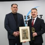 70. Plebiscyt Sportowy - Świętokrzyskie Gwiazdy Sportu 2021. Na zdjęciu (od lewej): Janusz Knap - Prezes Radia Kielce, Tadeusz Szkwarek - Czarni Połaniec - 3. miejsce w kategorii Trener Roku / Echo Dnia