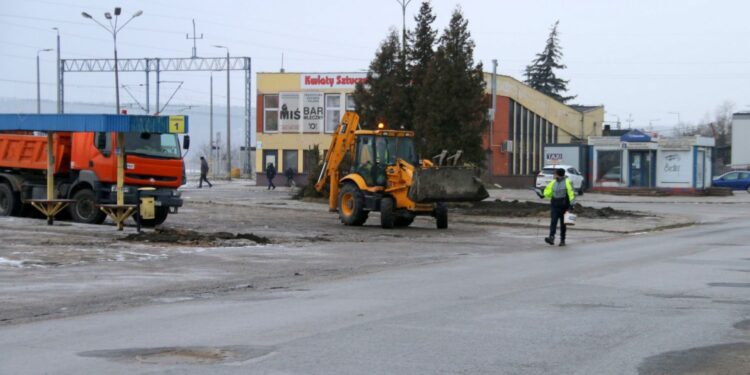 12.02.2022. Starachowice Zachodnie. Budowa centrum przesiadkowego / UM Starachowice