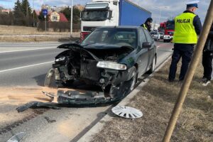 07.03.2022. Kielce. Kolizja na skrzyżowaniu ulic Krakowskiej i Kryształowej / Wiktor Taszłow / Radio Kielce