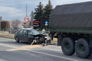 07.03.2022. Kielce. Kolizja na skrzyżowaniu ulic Krakowskiej i Kryształowej / Wiktor Taszłow / Radio Kielce