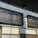 17.03.2022. Kielce. Dworzec PKP. Informacje o opóźnionych pociągach / Wiktor Taszłow / Radio Kielce