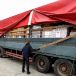 07.03.2022. Kielce. Ciężarówka z darami od mieszkańców i kieleckich instytucji wyjechała do partnerskiego miasta Winnicy / Urząd Miasta Kielce