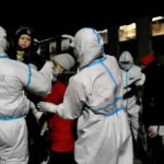 16.03.2022. Kielce. Terytorialsi przy transporcie chorych dzieci z Ukrainy / ppor. Daniel Woś / ŚBOT